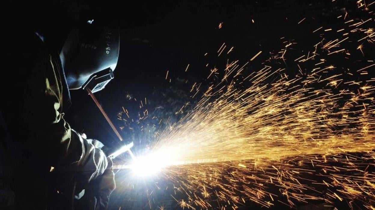 El sector siderúrgico será uno de los más castigados por la nueva herramienta recaudatoria que va a lanzar el Gobierno, el llamado Fondo para la Sostenibilidad del Sistema Eléctrico (FNSSE)