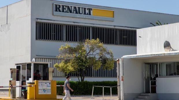 Renault negocia ampliar el ERTE en la factoría de Sevilla hasta 2023