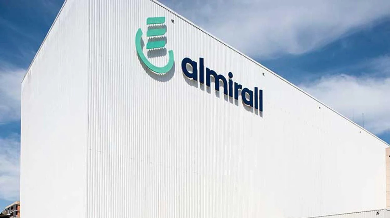 Almirall registra unas pérdidas netas de 42,8 millones en el primer semestre del año