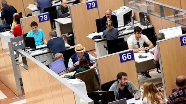El Gobierno aprueba hoy sin acuerdo 23.500 empleos públicos