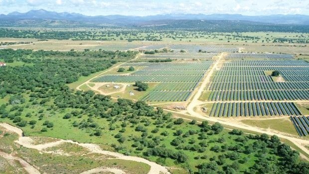 Repsol inicia la producción en Valdesolar, su mayor planta fotovoltaica en España