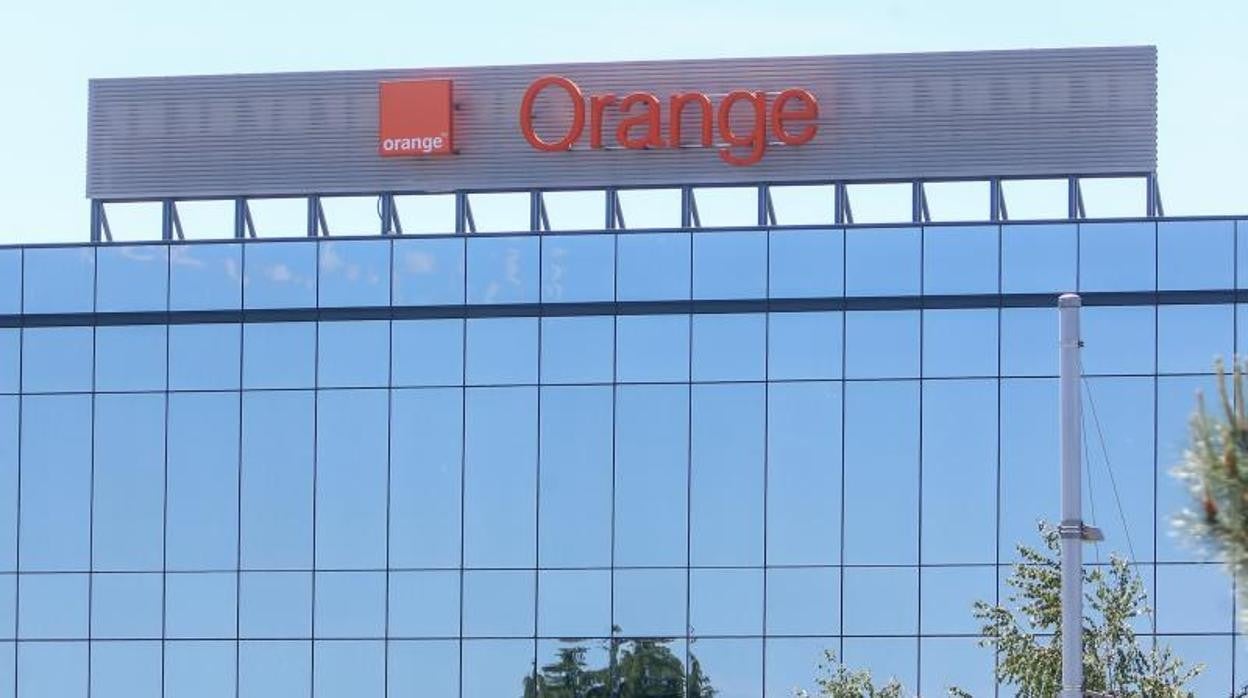 Orange anuncia un ajuste contable de 3.700 millones de su filial en España