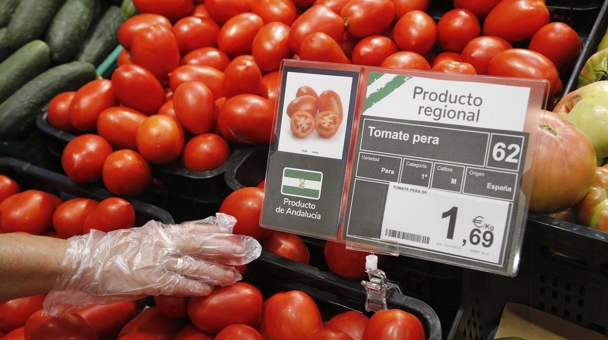 Tomates en supermercado