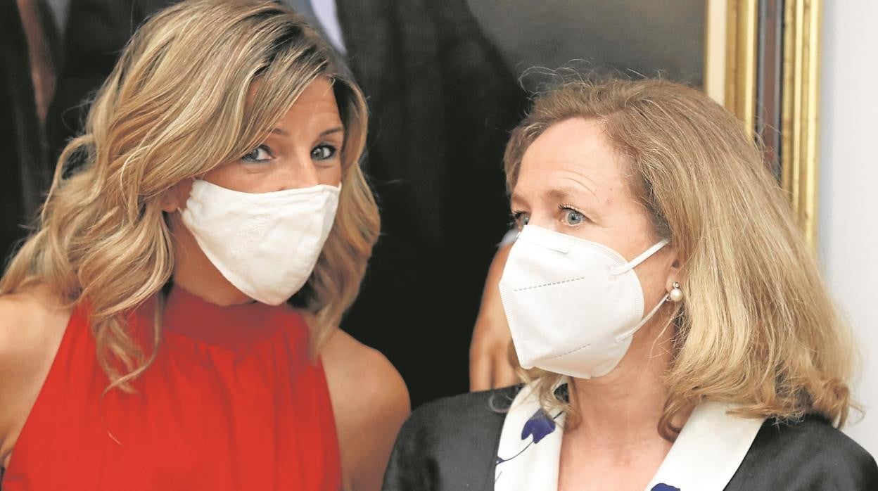 La subida del SMI se atasca en un nuevo pulso de Díaz y Calviño