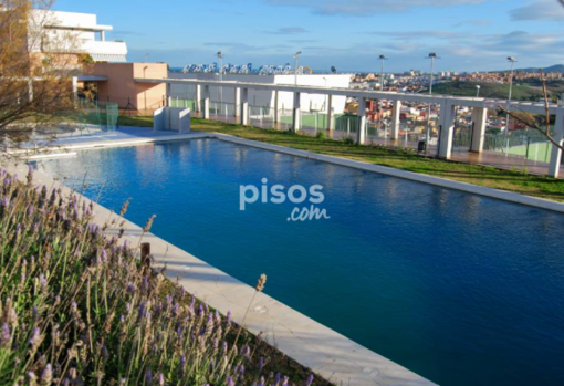 Piscina de apartamento en venta en Algeciras