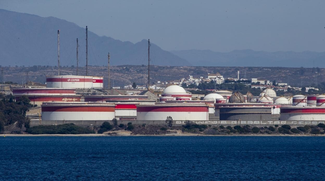 Refinería de Cepsa en la provincia de Cádiz, donde produce gran cantidad de productos destinados a la exportación