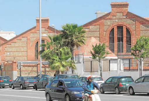 ¿Cuál es el Grupo Abu y cuántas promociones de vivienda tiene en Cádiz?