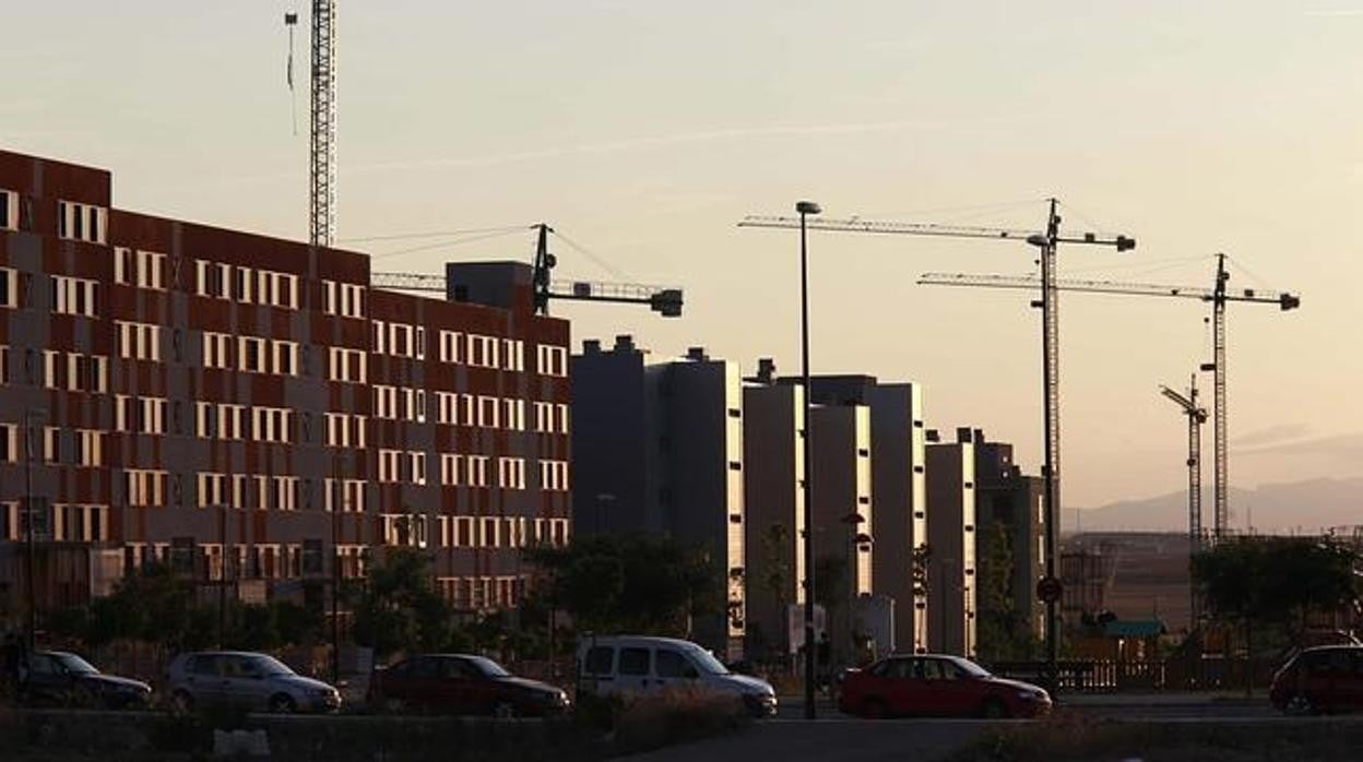 Los altos costes de la construcción tensionan el precio de la vivienda
