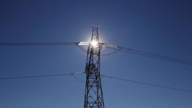 El precio de la electricidad subirá mañana más de un 20% de golpe, hasta un récord de 288,53 euros