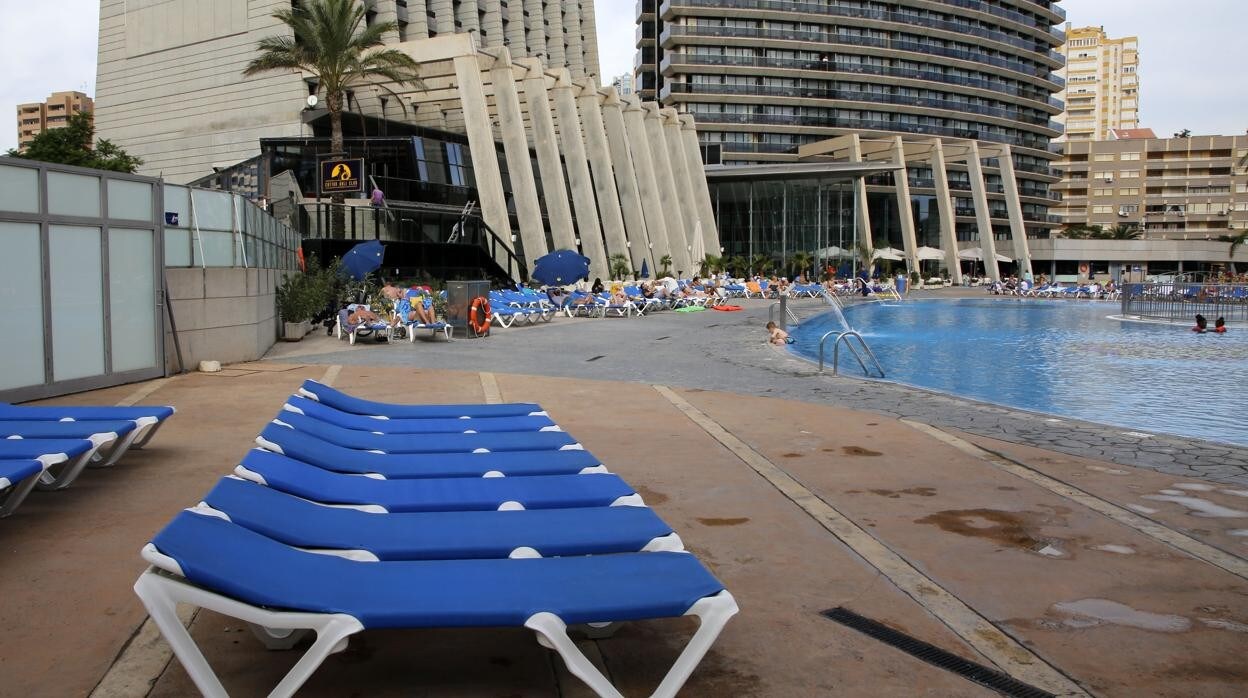 La luz ahoga a los hoteles: «Un establecimiento medio pasa de consumir 40.000 euros a 120.000»