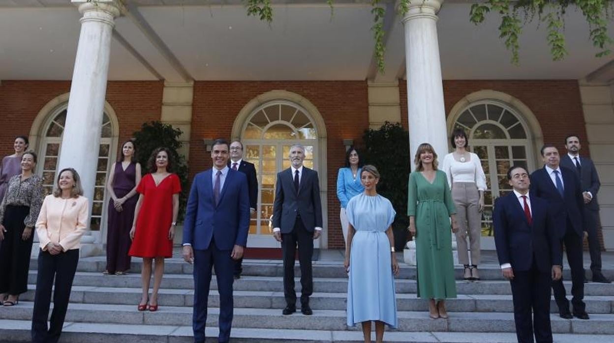 Foto de familia del Consejo de Mnistros, tras la remodelación de mediados de este año