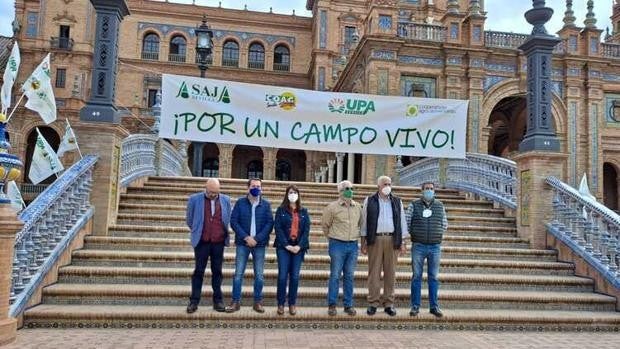 El campo se rebela ante el nuevo «menosprecio» de Planas a Andalucía