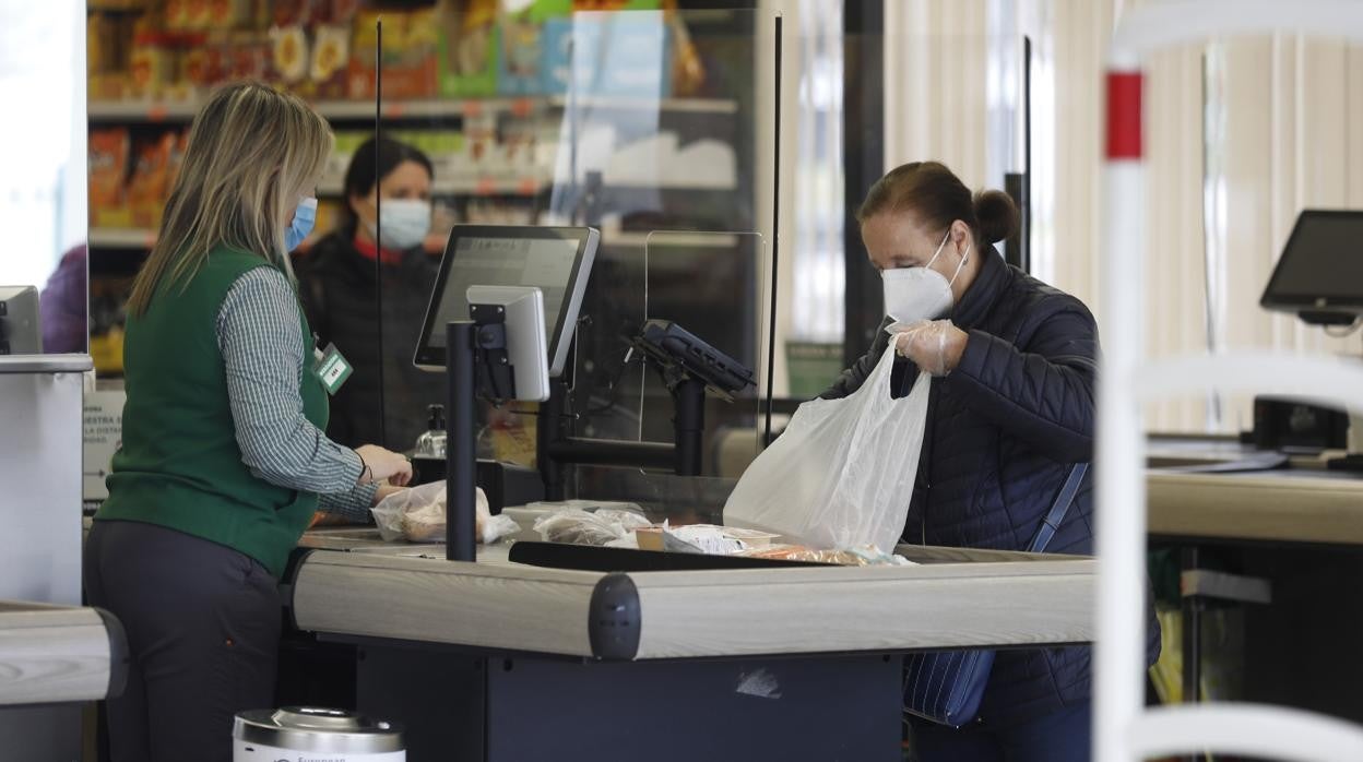 Algunos supermercados podrían sufrir cambios en el horario de apertura el Día de Todos los Santos