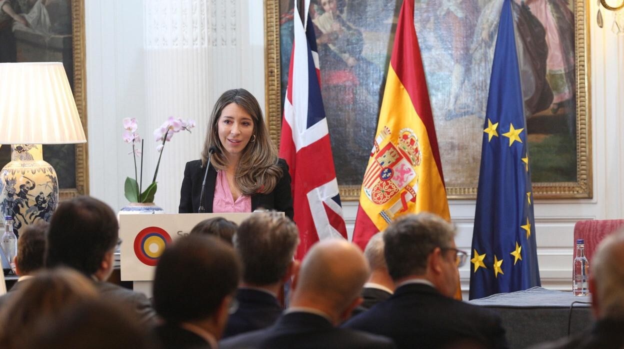 Xiana Méndez, secretaria de estado de Comercio de España durante la presentación del informe
