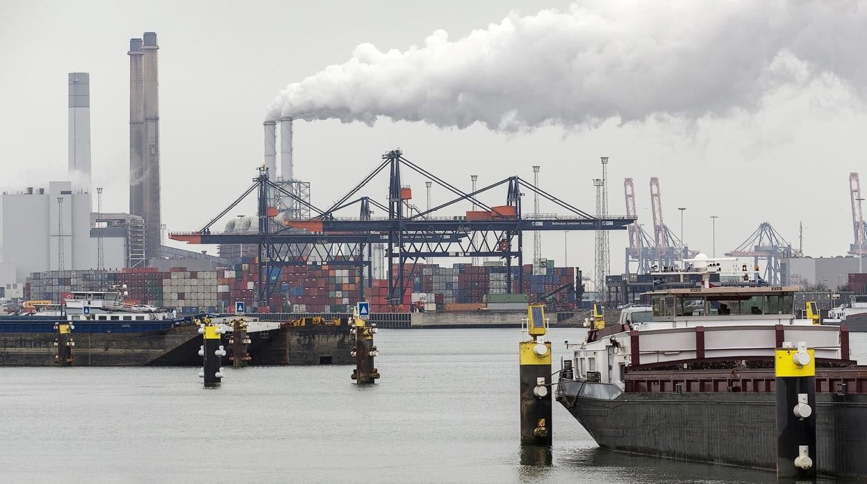 Contenedores en el puerto de Rotterdam, en Holanda