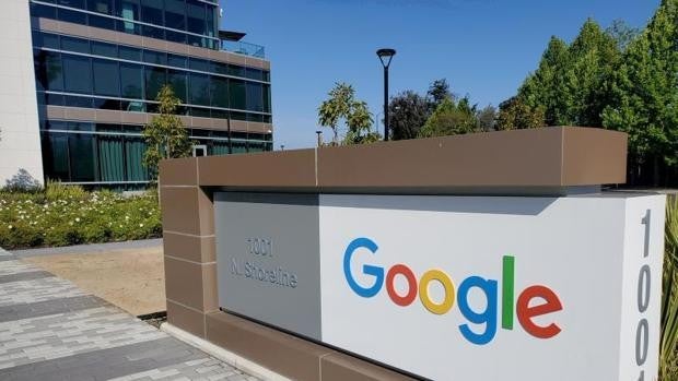 Google suspende el regreso obligatorio de su personal a las oficinas en enero de 2022