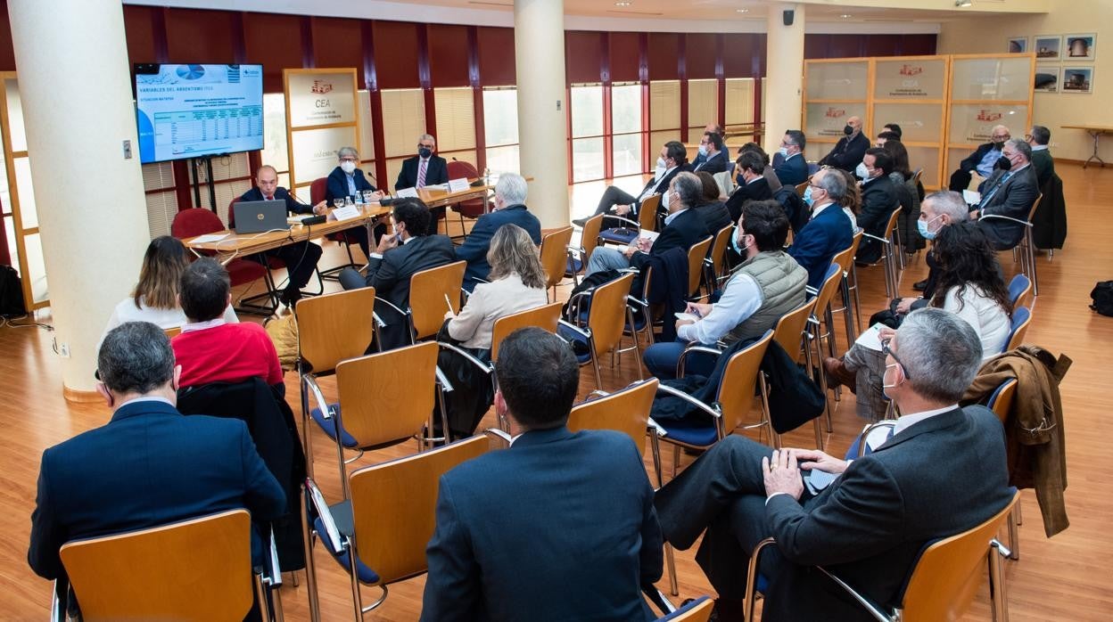 Jornada de absentismo laboral celebrada en la CEA