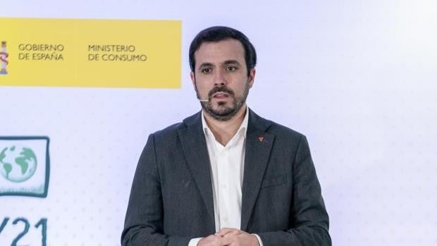 Garzón insiste en recomendar una reducción del consumo de carne y la compra en granjas pequeñas