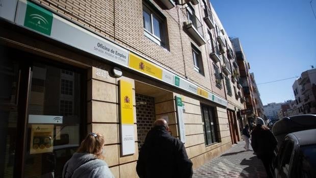 La tasa de temporalidad del empleo en España llega hasta el 26% y se dispara en el sector público