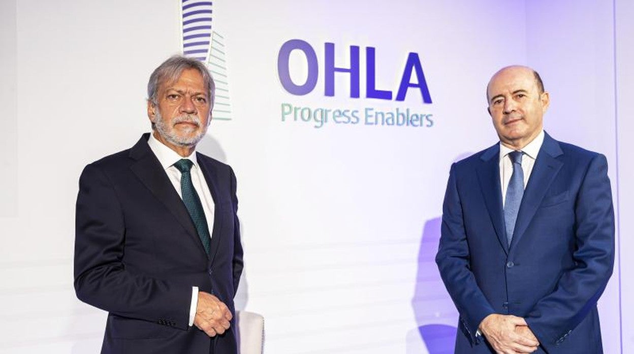 El presidente de OHLA, Luis Amodio (izda), junto al consejero delegado, José Antonio Fernández Gallar (dcha)