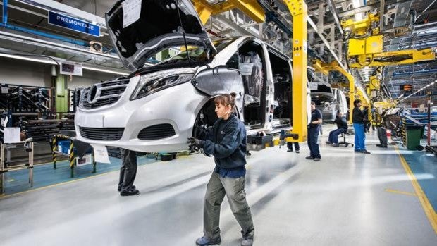 Las plantas de Mercedes-Benz Vitoria y Ford Almussafes plantean otro ERTE ante la falta de chips