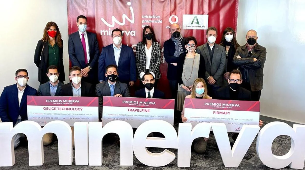 Entrega de los premios a las empresas Firmafy, Travelfine y Oslice Tecnology, que han participado en el programa Minerva, impultados por la Junta de Andalucía y Vodafone