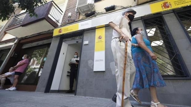 Así es la ayuda de 451 euros del SEPE a la que pueden acceder los mayores de 45 años