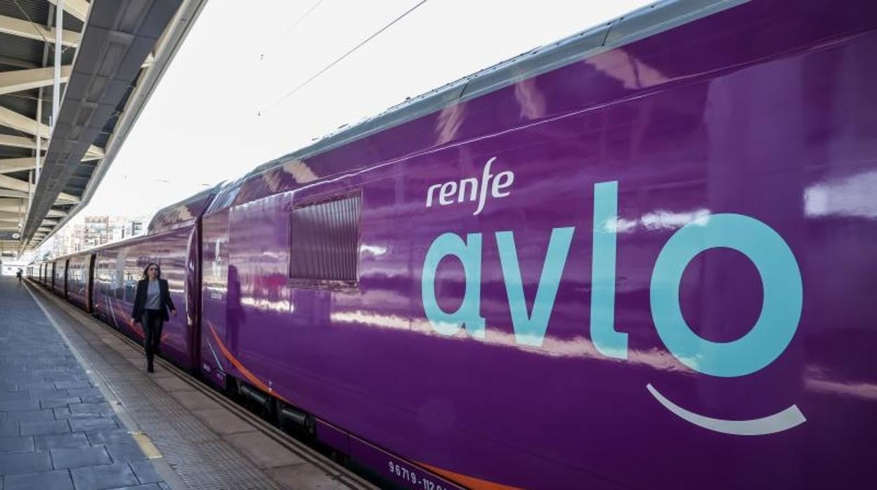 Llegada del tren AVLO a Valencia