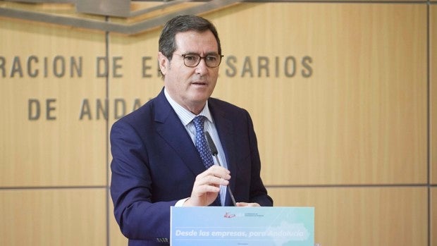 El presidente de la CEOE pide al Gobierno central ayudas especiales para el campo español