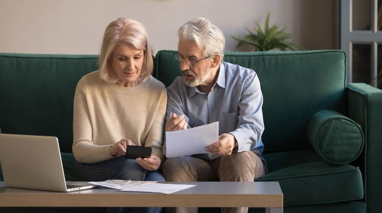 Algunos bancos adelantan el pago de las pensiones