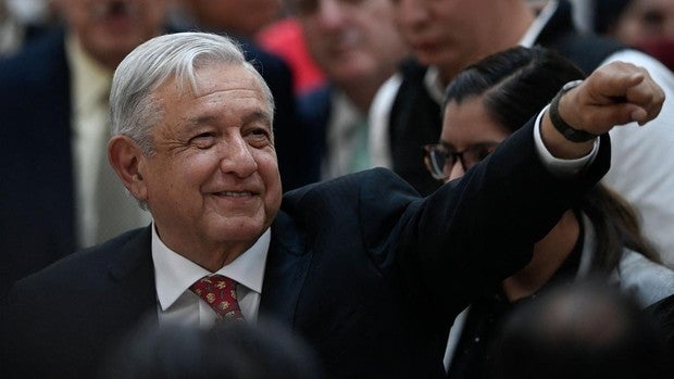 AMLO intenta aparcar sus problemas internos con el nuevo aeropuerto de Ciudad de México