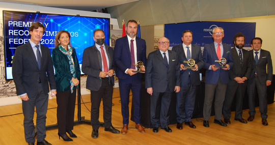 Foto de familia de los premiados