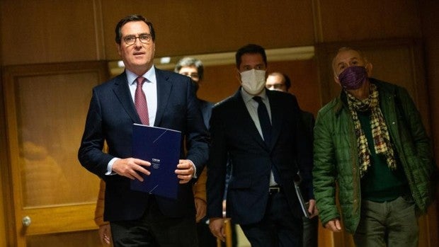 Las subidas salariales pactadas en los convenios son ya un 53% mayores en 2022 por el impacto de la inflación