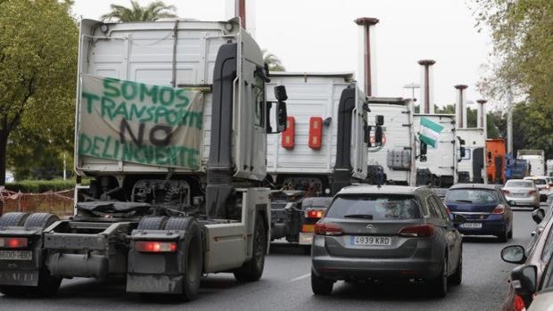 La normalidad llega con cuentagotas a las empresas andaluzas tras el paro de transportistas