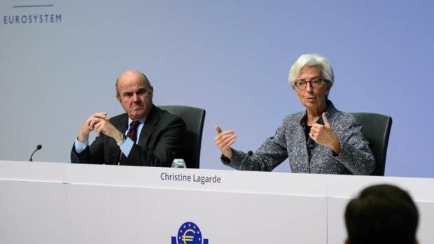 El BCE mantiene los tipos al cero en abril y anuncia el fin de la compra de deuda a partir de julio