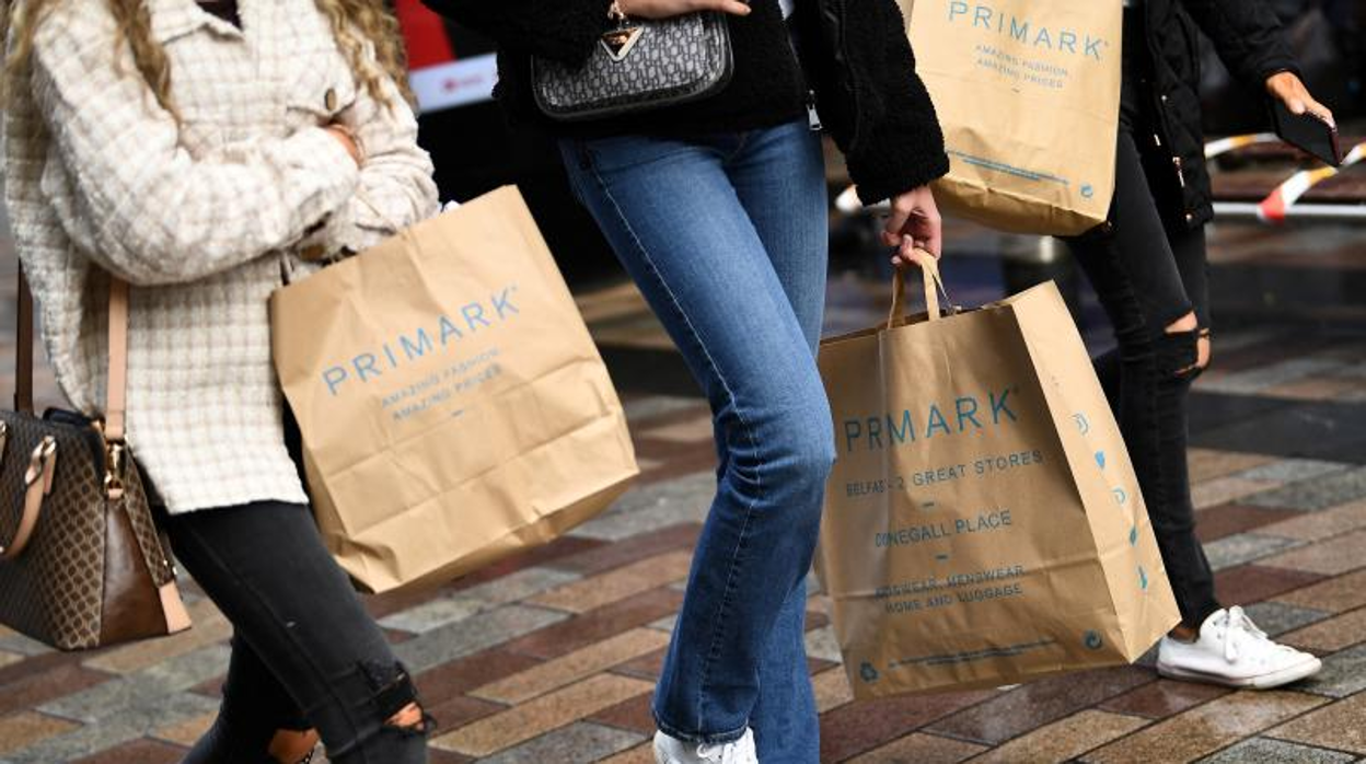 Compradores de Primark en Belfast