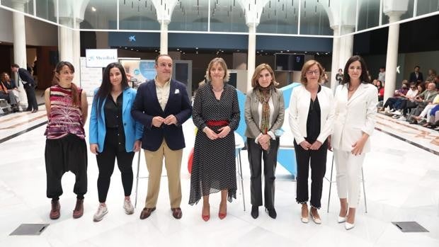 CaixaBank viste de feria su Store Sierpes de Sevilla en el marco del emprendimiento femenino