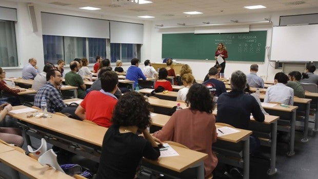 Cerca de 4.400 personas se examinan este domingo  para lograr una plaza fija en el SAS