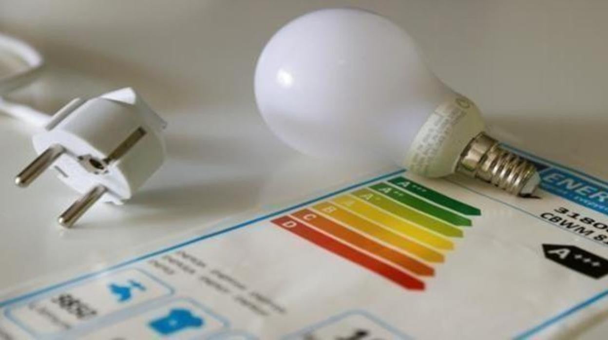 El precio de la luz cae este domingo un 33%: estas son las horas más baratas