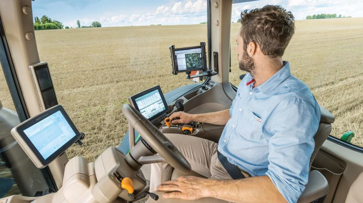 La falta de cobertura móvil es un problema para los tractores autónomos de John  Deere: Starlink acaba de solucionarlo