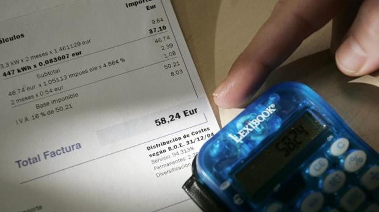 El precio de la luz sube ligeramente este lunes: estos son los tramos más baratos