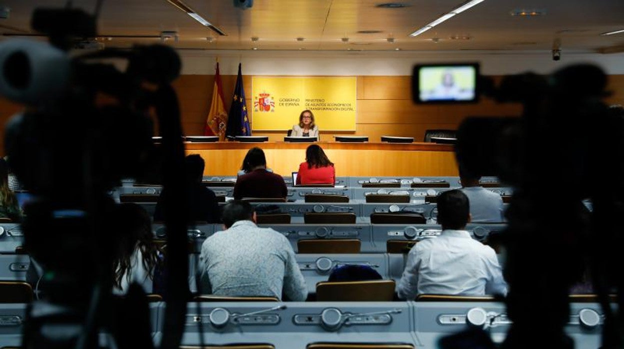 La vicepresidenta económica, Nadia Calviño, tras la reunión del Consejo Asesor