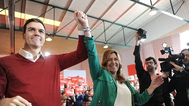 Pedro Sánchez junto a Susana Díaz de mitin en Sevilla