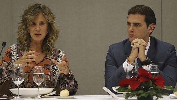 Rivera apuesta por «continuar» con la apuesta del PSOE en I+D y critica los recortes del PP