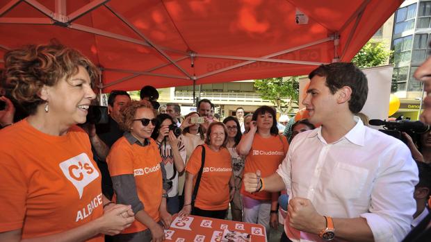 Albert Rivera en un acto de campaña en Albacete