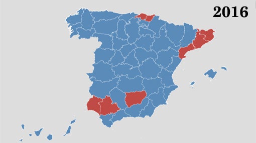 En rojo, provincias donde el PSOE superó al PP; en azul, al contrario