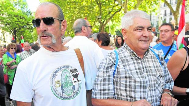 Los expresos etarras Zabarte ("Carnicero de Mondragón") y "Kubati", ayer, en San Sebastián