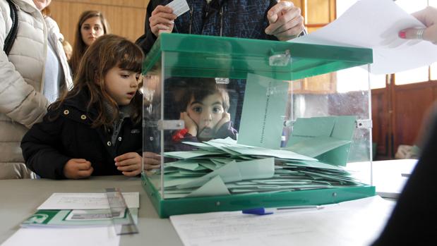 Consulta todos los partidos y coaliciones que se presentarán para las elecciones en Andalucía 2018