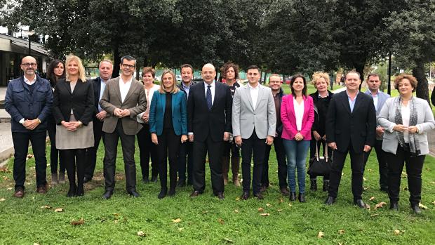 El PP de Granada presenta «orgulloso» su lista completa para las elecciones andaluzas