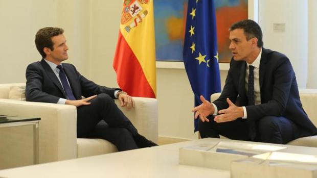 Pablo Casado y Pedro Sánchez, grandes beneficiados en las elecciones andaluzas